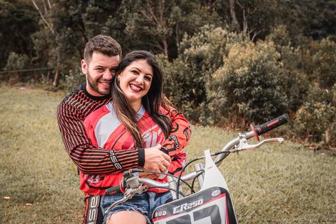 Ensaio em cachoeira, fotografo Timbó, fotografo casamento Timbó, fotografo casamento Blumenau, fotografo casamento santa catarina, fotografo em bombinhas, ensaio motocross, ensaio com moto,  rio dos cedros.'