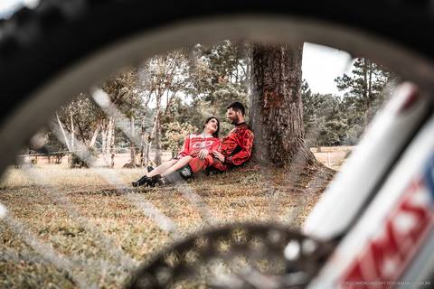Ensaio em cachoeira, fotografo Timbó, fotografo casamento Timbó, fotografo casamento Blumenau, fotografo casamento santa catarina, fotografo em bombinhas, ensaio motocross, ensaio com moto,  rio dos cedros.'