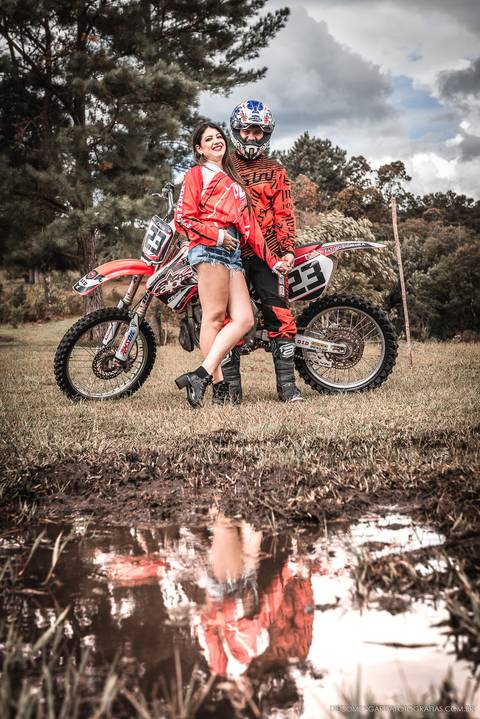 Ensaio em cachoeira, fotografo Timbó, fotografo casamento Timbó, fotografo casamento Blumenau, fotografo casamento santa catarina, fotografo em bombinhas, ensaio motocross, ensaio com moto,  rio dos cedros.'