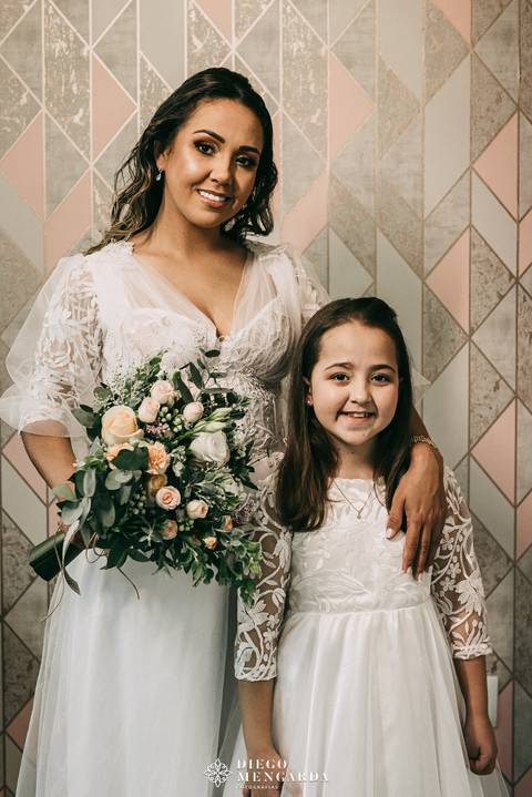 noiva e filha, noiva e filha Timbó, noiva e filha em Blumenau, noiva e filha em Indaial, noiva e filha em Rodeio, noiva e filha Itajaí, noiva e filha em Bombinhas, local casamento Timbó, Buquê  noiva em SC'