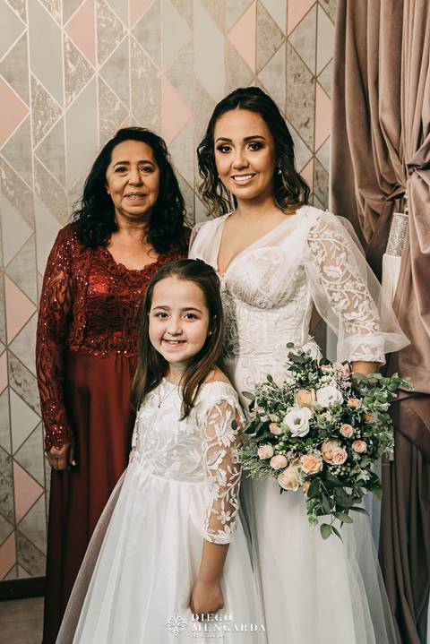noiva e filha, noiva e filha Timbó, noiva e filha em Blumenau, noiva e filha em Indaial, noiva e filha em Rodeio, noiva e filha Itajaí, noiva e filha em Bombinhas, local casamento Timbó, Buquê  noiva em SC, mãe noiva'