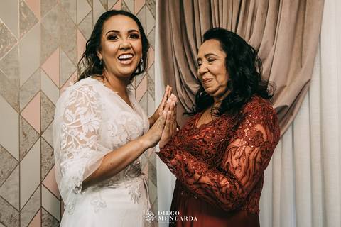 noiva e mãe, noiva e mãe Timbó, noiva e mãe em Blumenau, noiva e mãe em Indaial, noiva e mãe em Rodeio, noiva e mãe  Itajaí, noiva e mãe em Bombinhas, local casamento Timbó, making of noiva com a mãe em SC'