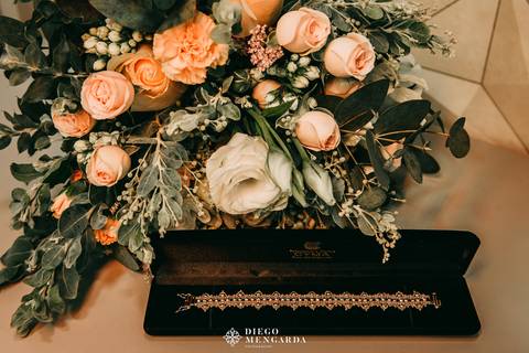 Buquê noiva Timbó, Buquê noiva em Blumenau, Buquê  noiva  em Indaial, Buquê noiva em Rodeio, Buquê  noiva em Itajaí, Buquê noiva em Bombinhas, local casamento Timbó, Buquê  noiva em SC, buque noiva, cima relojoaria timbó, buquê noiva perfeito'