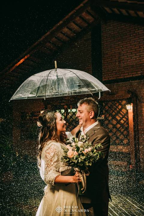 casamento chuva em Timbó, casamento chuva em Blumenau, casamento chuva em Indaial, casamento chuva em Rodeio, casamento chuva em Itajaí, casamento chuva em Bombinhas, casamento na chuva, casamento chuva em SC'