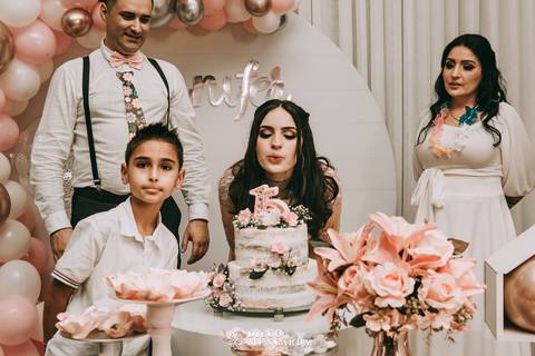 15 anos, fotos 15 anos, fotografo aniversário Timbó, fotografo aniversário Blumenau, fotografo 15 anos, festa 15 anos, bolo 15 anos, local festa em Timbó, local festa em Blumenau, decoração 15 anos Timbó, decoração 15 anos blumenau.'