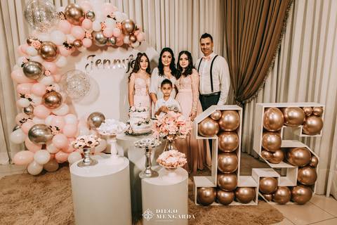 15 anos, fotos 15 anos, fotografo aniversário Timbó, fotografo aniversário Blumenau, fotografo 15 anos, festa 15 anos, bolo 15 anos, local festa em Timbó, local festa em Blumenau, decoração 15 anos Timbó, decoração 15 anos blumenau.'