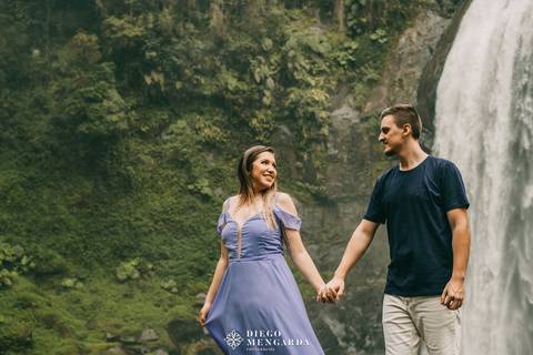 véu da noiva em Doutor Pedrinho, fotos cachoeira Doutor Pedrinho, Fotógrafo de casamento em Timbó, Fotógrafo de casamento em Blumenau, Fotógrafo de casamento em Rodeio, Fotógrafo de casamento em Itajaí, pré wedding Doutor Pedrinho, pré wedding cachoeira.'