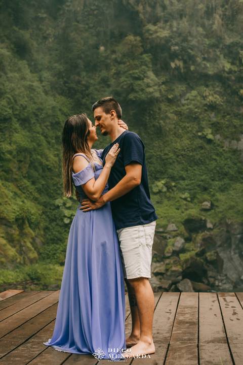 véu da noiva em Doutor Pedrinho, fotos cachoeira Doutor Pedrinho, Fotógrafo de casamento em Timbó, Fotógrafo de casamento em Blumenau, Fotógrafo de casamento em Rodeio, Fotógrafo de casamento em Itajaí, pré wedding Doutor Pedrinho, pré wedding cachoeira.'
