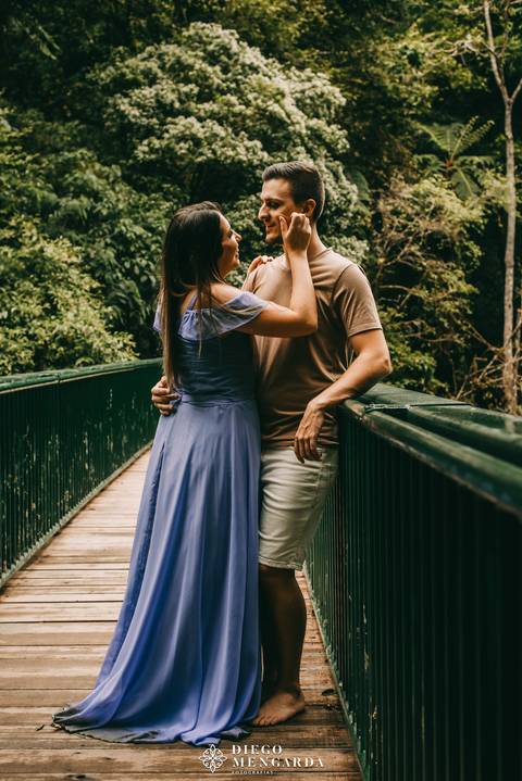 véu da noiva em Doutor Pedrinho, fotos cachoeira Doutor Pedrinho, Fotógrafo de casamento em Timbó, Fotógrafo de casamento em Blumenau, Fotógrafo de casamento em Rodeio, Fotógrafo de casamento em Itajaí, pré wedding Doutor Pedrinho, pré wedding cachoeira.'