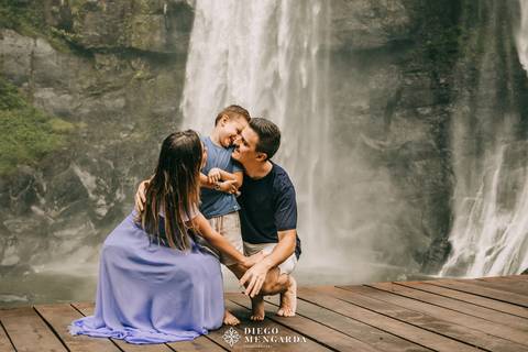 véu da noiva em Doutor Pedrinho, fotos cachoeira Doutor Pedrinho, Fotógrafo de casamento em Timbó, Fotógrafo de casamento em Blumenau, Fotógrafo de casamento em Rodeio, Fotógrafo de casamento em Itajaí, pré wedding Doutor Pedrinho, pré wedding cachoeira.'
