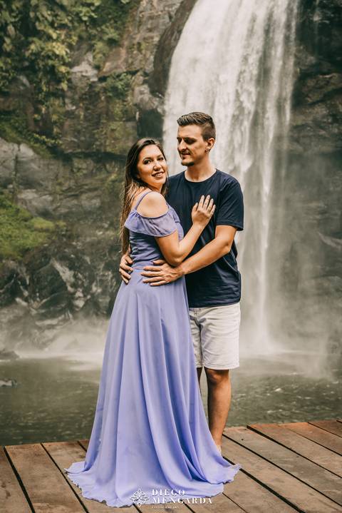 véu da noiva em Doutor Pedrinho, fotos cachoeira Doutor Pedrinho, Fotógrafo de casamento em Timbó, Fotógrafo de casamento em Blumenau, Fotógrafo de casamento em Rodeio, Fotógrafo de casamento em Itajaí, pré wedding Doutor Pedrinho, pré wedding cachoeira.'