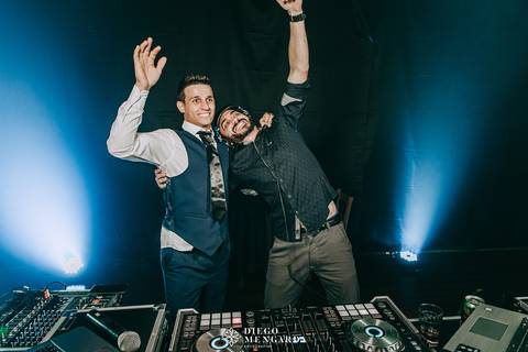 dj casamento em Timbó, dj em Blumenau, dj  em Indaial, dj em Rodeio, DJ Leo Ribeiro, Fotógrafo de casamento em warnow indaial, local casamento Timbó, warnow indaial'