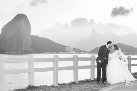 rafaelporto.com.br #wedding_life #rafaelportofotografia #bride #fotografiadecasamento #worldwedding #melhoresfotografosRJ #lindo #emocionate #incrivel #wedding #gorgeous #bestphotographer #cute #notiphone #portra160 #contax645 #fineart #weddingday #insta '