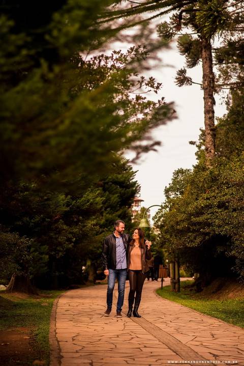 Casal, natureza, caminho'