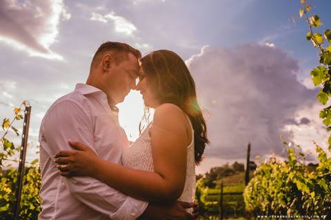amor, romance, vestido branco, casal, abraçados'