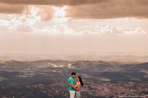 ensaio, casal, olhares, vista da cidade, atibaia'