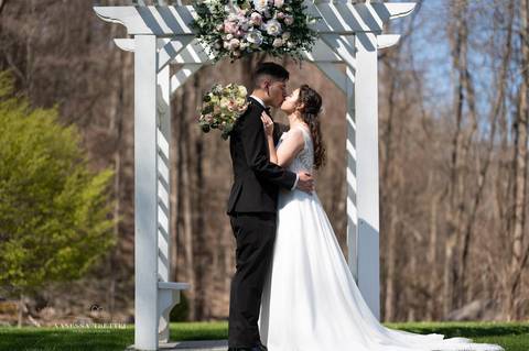 wedding photography
first look photo
best wedding photographers in CT
wedding dresses
wedding venues in CT
Vanessa Trettel Photography
Crystal Peak Winsted CT'