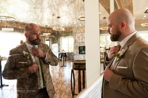 wedding photo
best wedding photographer 
wedding The Hops Company, Derby CT
wedding New Canaan CT
first look photography
best wedding photographers in CT
wedding dresses
wedding venues in CT
Vanessa Trettel Photography'