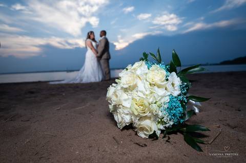 Best Wedding photographer
plus size wedding couple
Antony's Ocean View - CT
beach wedding photos
beach wedding venues in CT
water venues in CT
wedding ceremony in the beach
New Haven - CT
Vanessa Trettel Photography'