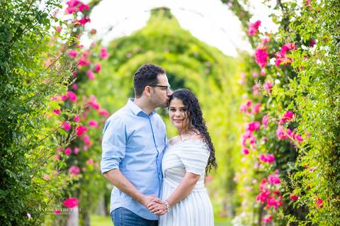 Elizabeth Park, Hartford CT
Engagement photo shoot ideas
Wedding photographer in CT
Engagement photographer in CT
Best Photographer in CT
Wedding in Elizabeth Park CT'