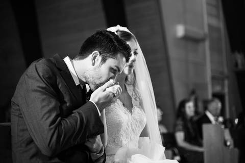 wedding photography
best wedding photographers
Wedding photo in the church
Church wedding
wedding Hartford CT
first look photography
price wedding photographers in CT
wedding dresses
wedding venues in CT
Vanessa Trettel Photography'