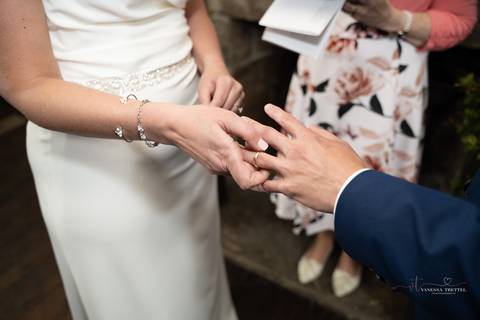 Wedding in CT, Heavitree Bed and Breakfast, Caroline and Matthew, wedding photographer, rainy day, First Look, indoor ceremony, love and happiness, emotional moments, wedding photos. 
Vanessa Trettel Photography'