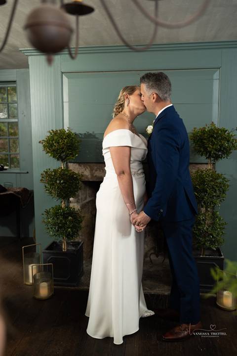 Wedding in CT, Heavitree Bed and Breakfast, Caroline and Matthew, wedding photographer, rainy day, First Look, indoor ceremony, love and happiness, emotional moments, wedding photos. 
Vanessa Trettel Photography'
