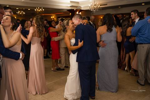The Woodwinds wedding  venue Branford CT
Wedding photographer
Bridesmaids pictures
bride getting ready 
best wedding photographer in CT
Vanessa Trettel photography
beach wedding pictures '