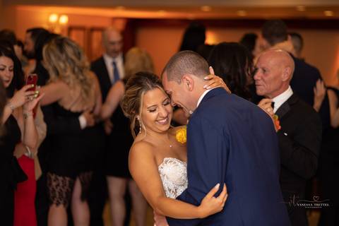 The Woodwinds wedding  venue Branford CT
Wedding photographer
Bridesmaids pictures
bride getting ready 
best wedding photographer in CT
Vanessa Trettel photography
beach wedding pictures '