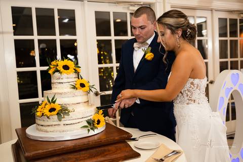 The Woodwinds wedding  venue Branford CT
Wedding photographer
Bridesmaids pictures
bride getting ready 
best wedding photographer in CT
Vanessa Trettel photography
beach wedding pictures '