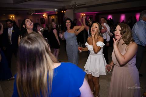 The Woodwinds wedding  venue Branford CT
Wedding photographer
Bridesmaids pictures
bride getting ready 
best wedding photographer in CT
Vanessa Trettel photography
beach wedding pictures '