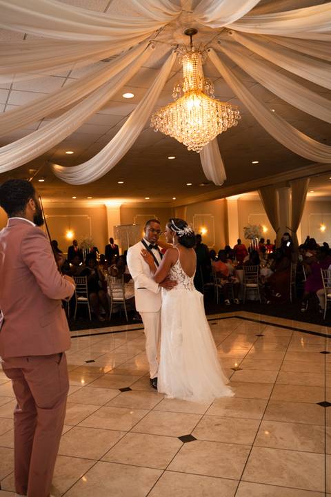 wedding day photo
Bride
Jamaica wedding
bride getting wedding
La Bella Vista Waterbury CT
Connecticut wedding Venue
Wedding photographer 
Vanessa Trettel Photography
bride-maids pictures
CT wedding photographer
wedding dress'