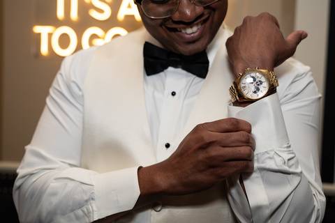 wedding day photo
Bride
Jamaica wedding
bride getting wedding
La Bella Vista Waterbury CT
Connecticut wedding Venue
Wedding photographer 
Vanessa Trettel Photography
bride-maids pictures
CT wedding photographer
wedding dress'