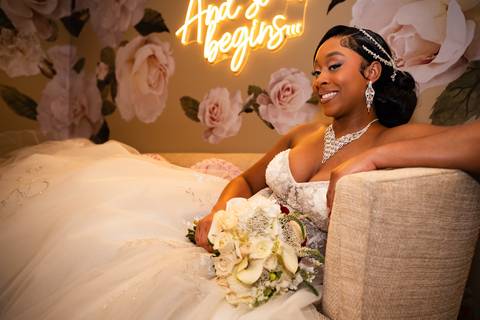 wedding day photo
Bride
Jamaica wedding
bride getting wedding
La Bella Vista Waterbury CT
Connecticut wedding Venue
Wedding photographer 
Vanessa Trettel Photography
bride-maids pictures
CT wedding photographer
wedding dress'