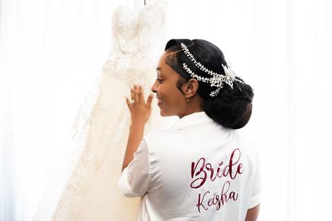 wedding day photo
Bride
Jamaica wedding
bride getting wedding
La Bella Vista Waterbury CT
Connecticut wedding Venue
Wedding photographer 
Vanessa Trettel Photography
bride-maids pictures
CT wedding photographer
wedding dress'