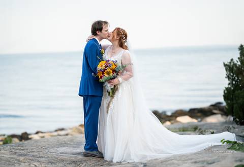 Pavilion at Rocky Neck State Park • Niantic • CT
wedding pictures at Pavilion at Rocky Neck
Beach wedding venue in CT
beach wedding pictures
wedding photographer
best wedding photographer in CT
Vanessa Trettel Photography
wedding dress
CT wedding photo'