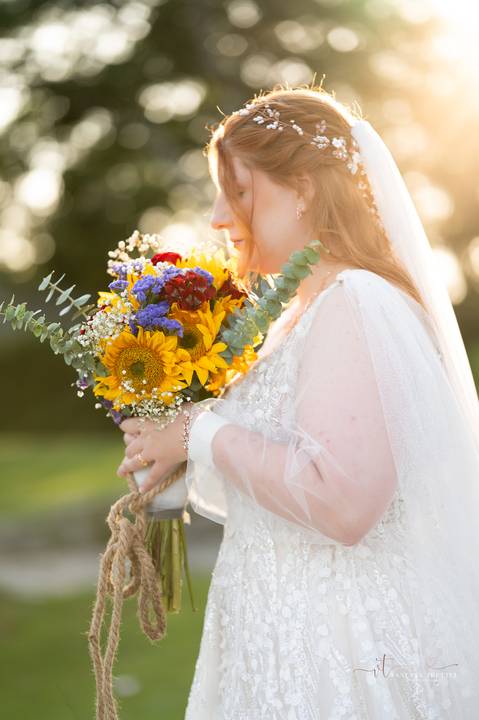 Pavilion at Rocky Neck State Park • Niantic • CT
wedding pictures at Pavilion at Rocky Neck
Beach wedding venue in CT
beach wedding pictures
wedding photographer
best wedding photographer in CT
Vanessa Trettel Photography
wedding dress
CT wedding photo'