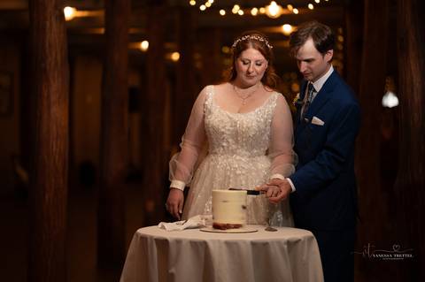 Pavilion at Rocky Neck State Park • Niantic • CT
wedding pictures at Pavilion at Rocky Neck
Beach wedding venue in CT
beach wedding pictures
wedding photographer
best wedding photographer in CT
Vanessa Trettel Photography
wedding dress
CT wedding photo'