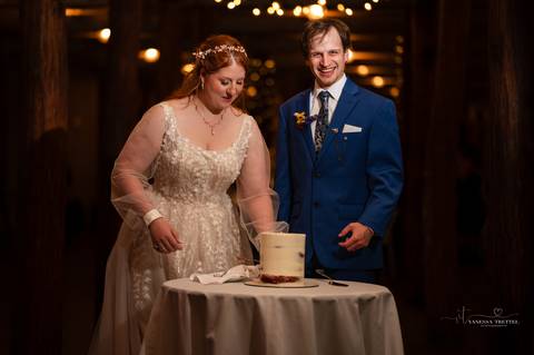 Pavilion at Rocky Neck State Park • Niantic • CT
wedding pictures at Pavilion at Rocky Neck
Beach wedding venue in CT
beach wedding pictures
wedding photographer
best wedding photographer in CT
Vanessa Trettel Photography
wedding dress
CT wedding photo'