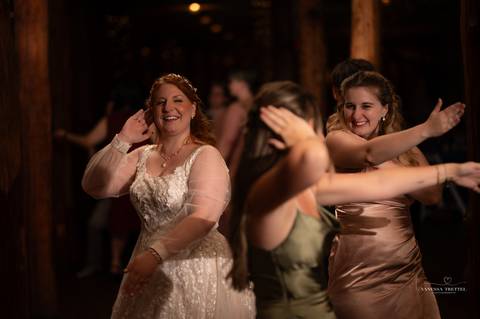 Pavilion at Rocky Neck State Park • Niantic • CT
wedding pictures at Pavilion at Rocky Neck
Beach wedding venue in CT
beach wedding pictures
wedding photographer
best wedding photographer in CT
Vanessa Trettel Photography
wedding dress
CT wedding photo'