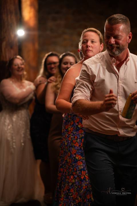 Pavilion at Rocky Neck State Park • Niantic • CT
wedding pictures at Pavilion at Rocky Neck
Beach wedding venue in CT
beach wedding pictures
wedding photographer
best wedding photographer in CT
Vanessa Trettel Photography
wedding dress
CT wedding photo'