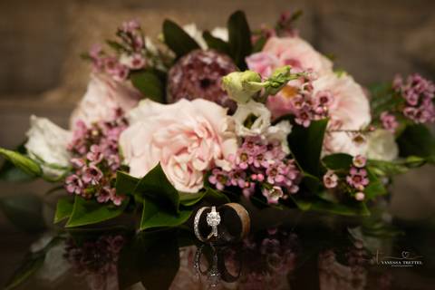 Wedding Photography
The Whittemoore at Vyne Middlebury • CT
Wedding Venue The Whittemoore at Vyne
Rustic Elegance wedding
Best Connecticut Photographer
Wedding Photographer
sunflower wedding pictures
Vanessa Trettel photography
photographer in Middlebury '