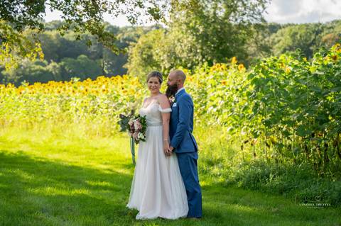 Wedding Photography
The Whittemoore at Vyne Middlebury • CT
Wedding Venue The Whittemoore at Vyne
Rustic Elegance wedding
Best Connecticut Photographer
Wedding Photographer
sunflower wedding pictures
Vanessa Trettel photography
photographer in Middlebury '