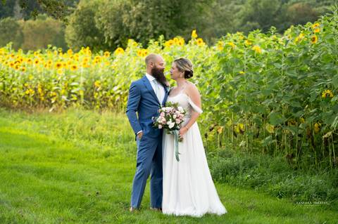 Wedding Photography
The Whittemoore at Vyne Middlebury • CT
Wedding Venue The Whittemoore at Vyne
Rustic Elegance wedding
Best Connecticut Photographer
Wedding Photographer
sunflower wedding pictures
Vanessa Trettel photography
photographer in Middlebury '