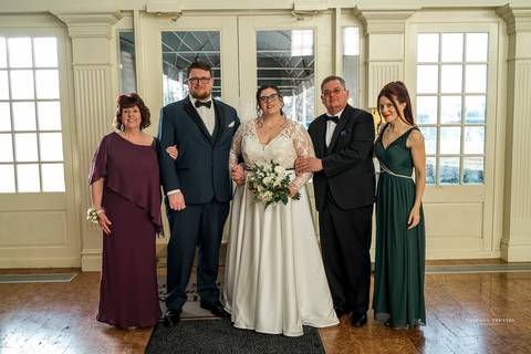 Best Wedding photographer CT
Avon Old Farms Hotel
Avon CT wedding
Bridal party photography
Green bridesmaid dresses
Bridesmaids pictures
Groom photos
Wedding photos ideas
Vanessa Trettel Photography'