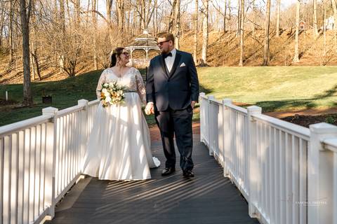 Best Wedding photographer CT
Avon Old Farms Hotel
Avon CT wedding
Bridal party photography
Green bridesmaid dresses
Bridesmaids pictures
Groom photos
Wedding photos ideas
Vanessa Trettel Photography'