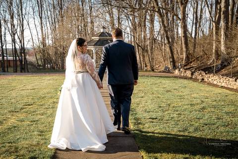 Best Wedding photographer CT
Avon Old Farms Hotel
Avon CT wedding
Bridal party photography
Green bridesmaid dresses
Bridesmaids pictures
Groom photos
Wedding photos ideas
Vanessa Trettel Photography'