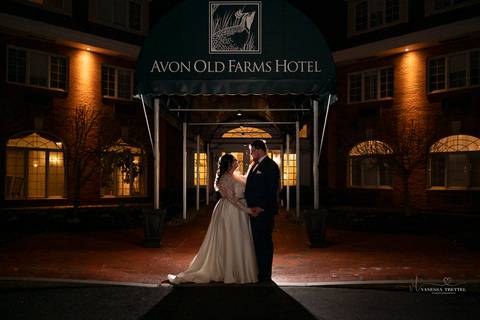 Best Wedding photographer CT
Avon Old Farms Hotel
Avon CT wedding
Bridal party photography
Green bridesmaid dresses
Bridesmaids pictures
Groom photos
Wedding photos ideas
Vanessa Trettel Photography'