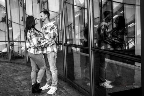 In a sun-kissed meadow, Amanda & Vinny share a tender embrace amidst autumn's golden hues, their love illuminated by nature's beauty.
Best wedding Photographer in CT
Engagement photos ideas
Vanessa Trettel photography'