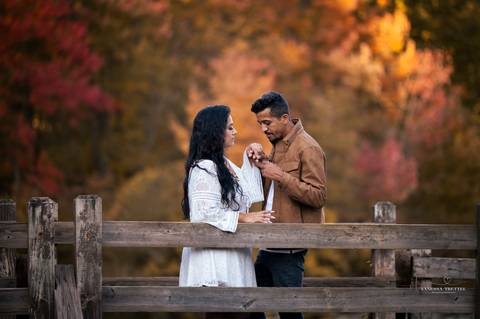 Against a backdrop of vibrant foliage, Bruna & Rogerio's laughter fills the air, capturing the essence of their joyful engagement amidst nature's splendor.
Best wedding Photographer in CT
Vanessa Trettel photography
Engagement photography at Southburry CT'